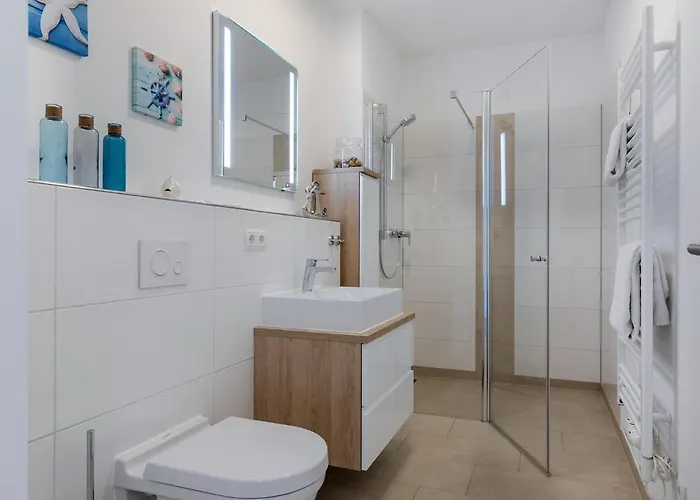 Ostseeallee Ostseeallee 2-18 4*